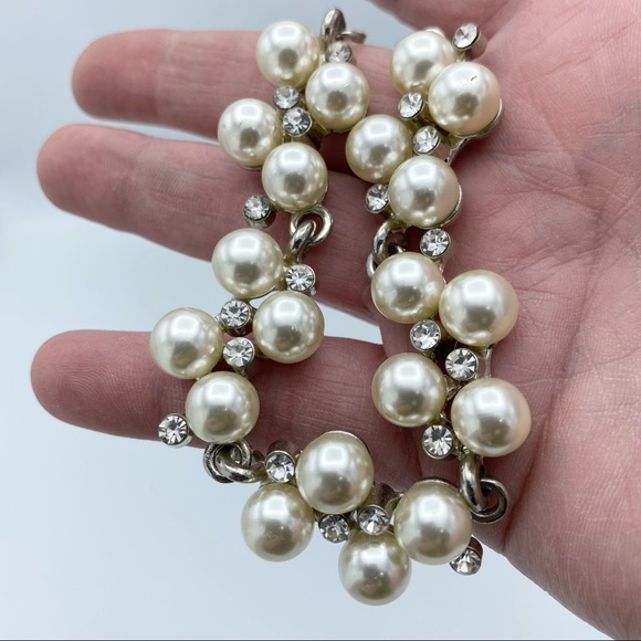 Elegant Faux Pearl Rhinestone Silver Tone Necklace - Picture 3 of 11